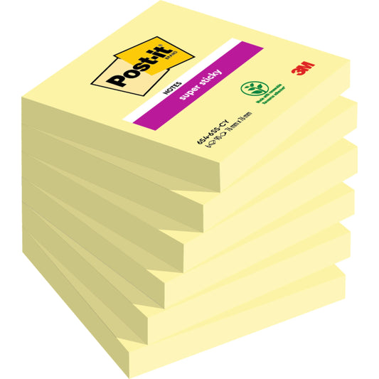 Sieben Blöcke Post-it® Super Sticky Notes (76 mm x 76 mm, je 90 Blatt, 100% PEFC) der 3M Deutschland GmbH sind gestapelt abgebildet, mit sichtbaren Etiketten und einem recycelbaren Logo auf dem obersten Block.