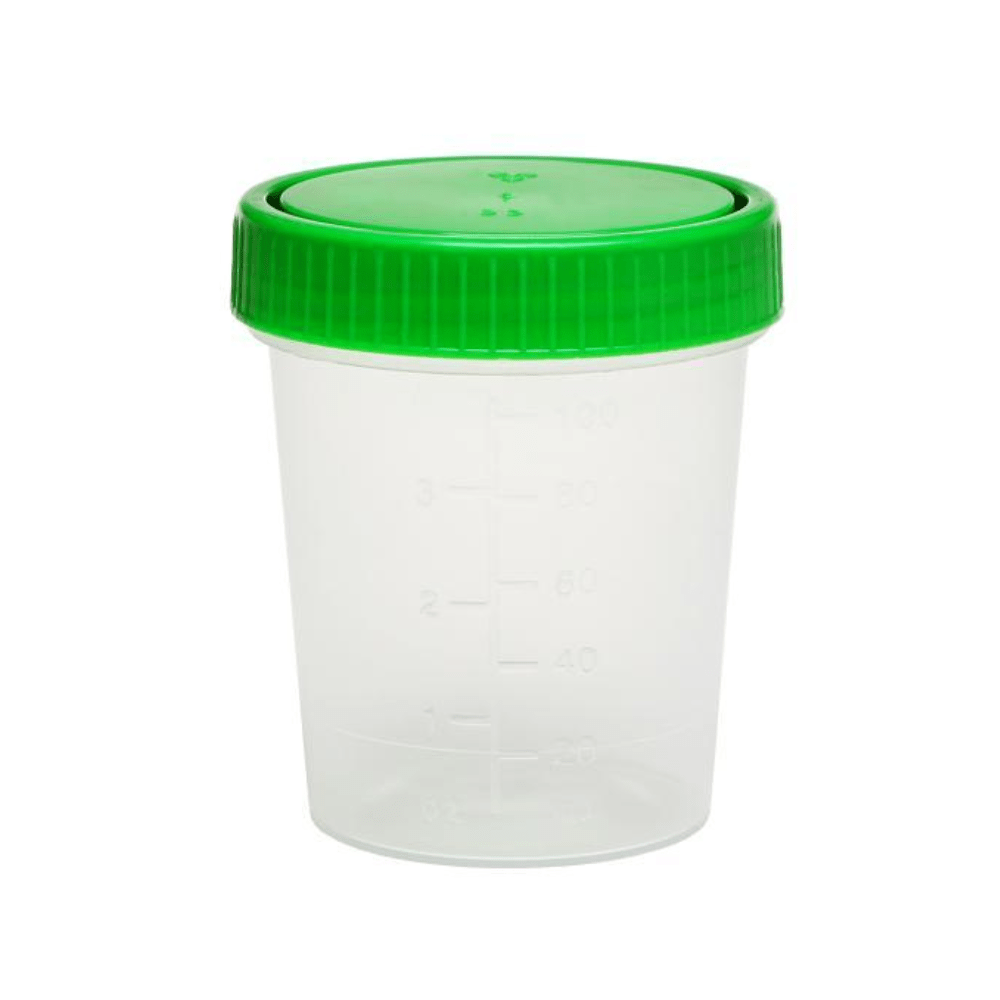 Paharul pentru probe de urină AMPri are un capac verde cu filet și marcaje de măsurare de 100 ml pe corpul său transparent din polipropilenă, iar capacul bine închis iese în evidență pe un fundal alb strălucitor.