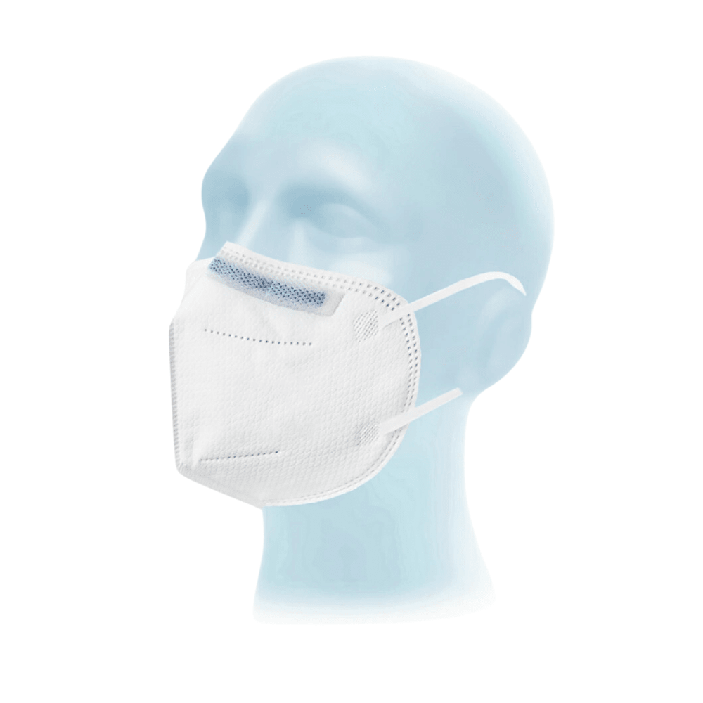 În imagine este prezentat un cap de manechin de vitrină de culoare albastru deschis, purtând o mască de protecție respiratorie albă Meditrade Respima FFP2 NR | Pachet (20 de bucăți) de la Meditrade GmbH, cu bucle pentru urechi și o bandă albastră pentru nas, pe un fundal alb.