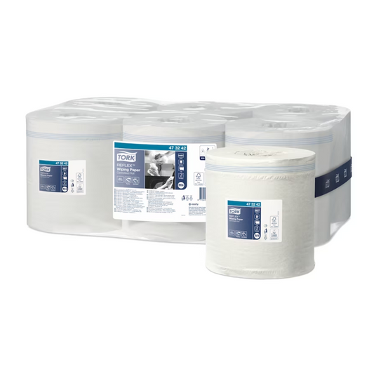 Ein Karton Tork Reflex™ 473242 Mehrzweck Papierwischtücher Advanced M4 1-lagig von TORK – Essity Professional Hygiene Germany GmbH ist in einer Kunststoffverpackung abgebildet, die für Innenabrollungsspender konzipiert ist. Das Set enthält sechs Rollen, die jeweils in transparentem Kunststoff verpackt sind. Etiketten auf den Rollen zeigen Produktinformationen und Markenzeichen.
