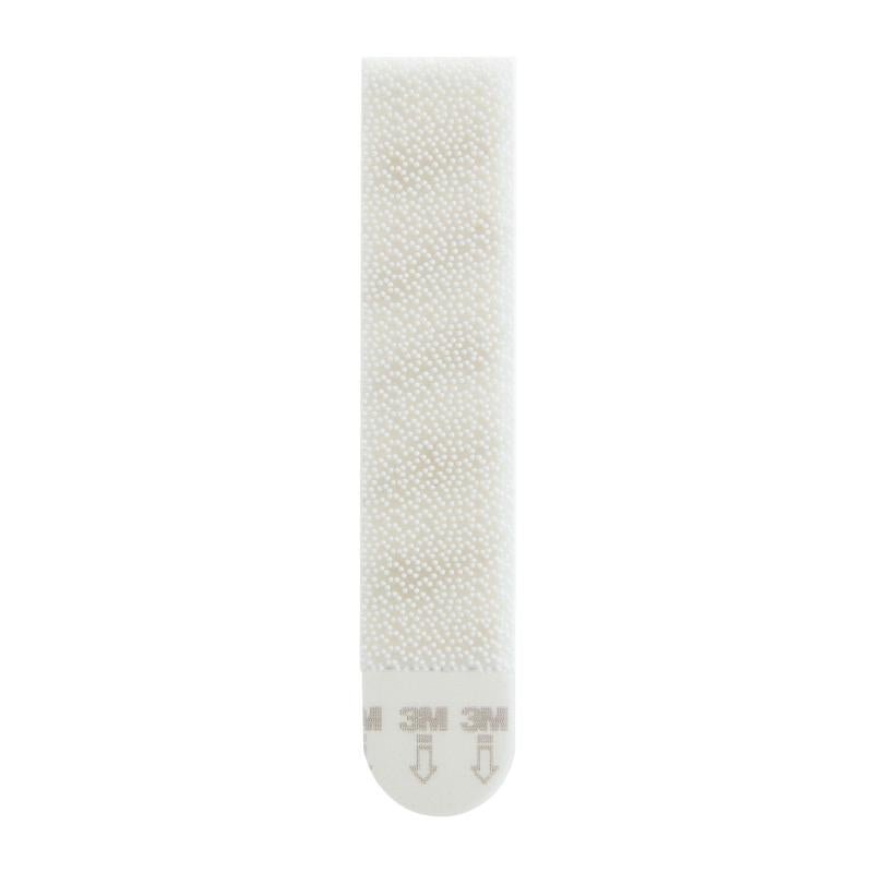 O bandă mare albă de montare pentru imagini Command™ L de la 3M Deutschland GmbH, cu suprafață texturată și fâșie rotunjită (logo "3M" & săgeți), ideală pentru a agăța imagini fără cuie sau găurire; pachet avantajos cu 6 seturi (17206-6).