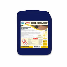Un recipient albastru de 10 litri Arcora Chlorado detergent de bază pentru bucătărie cu clor activ de la Arcora International GmbH. Eticheta germană conține instrucțiuni de utilizare, simboluri de pericol și informații detaliate despre produs.