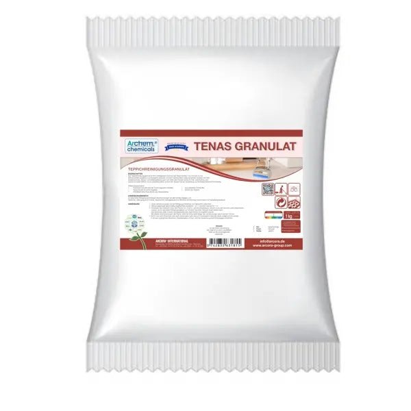Un ambalaj din plastic alb cu inscripția „Arcora TENAS GRANULAT TEPPICHREINIGUNGSGRANULAT MIT ENKAPSULATIONSSYSTEM” de la Arcora International GmbH arată imagini și detalii despre curățarea covoarelor și evidențiază sistemul de încapsulare pentru o îngrijire eficientă a covoarelor.