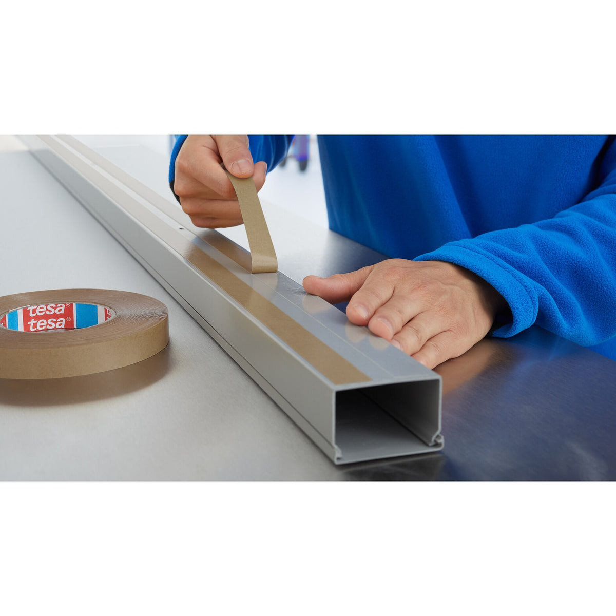tesafix 4962 Vliesband, 50 m x 50 mm, weiß-transluzent – Anwendung