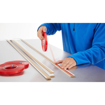 tesafix 4965 PET-Folienklebeband, transparent – Anwendung
