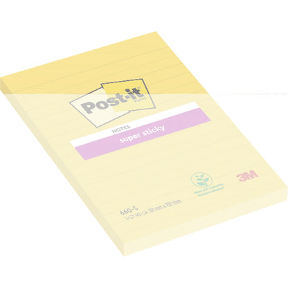 Un bloc de notițe Post-it® Super Sticky în format mare, Ultra Galben (101 x 152 mm, 90 de foi), de la 3M Deutschland GmbH, se află pe un fundal alb. Notițele sunt prevăzute cu linii de scriere și sigiliul ecologic PEFC.