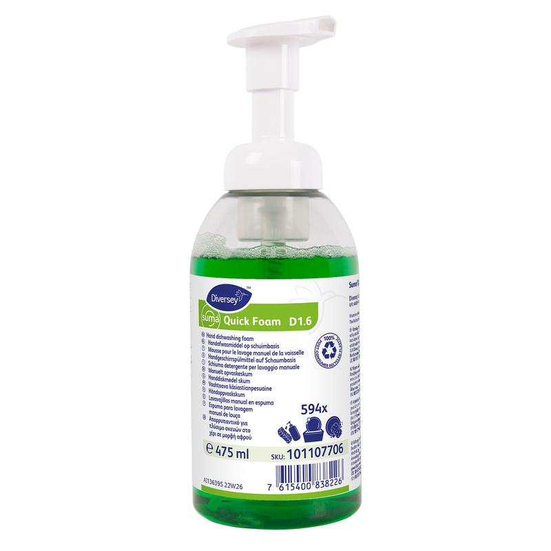 O sticlă cu pompă clară de 475 ml Suma Quick Foam D1.6 detergent de vase de mână de la Diversey Deutschland GmbH & Co. OHG conține săpun spumant verde concentrat, care este prevăzut cu o etichetă de avertizare alb-albastră cu simboluri și informații despre produs.