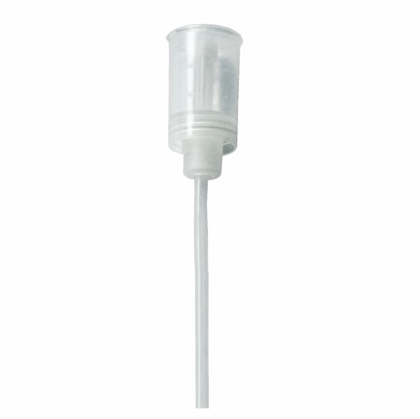 Capacul de dozare Arcora de 10 sau 20 ml pentru sticla de 1 L de la Arcora International GmbH este un capac de dozare din plastic transparent cu un tub lung, ideal pentru măsurarea precisă. Este livrat ca un singur pachet și este fotografiat pe un fundal alb.