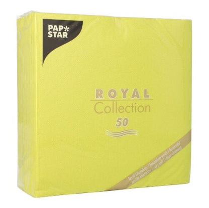 O ambalare verde de la PAPSTAR 50 șervețele "ROYAL Collection" 1/4-pliate, 40 x 40 cm de la PAPSTAR GmbH. Ambalajul este prevăzut cu scris auriu și alb și un mic logo maro Papstar în colțul din stânga sus.