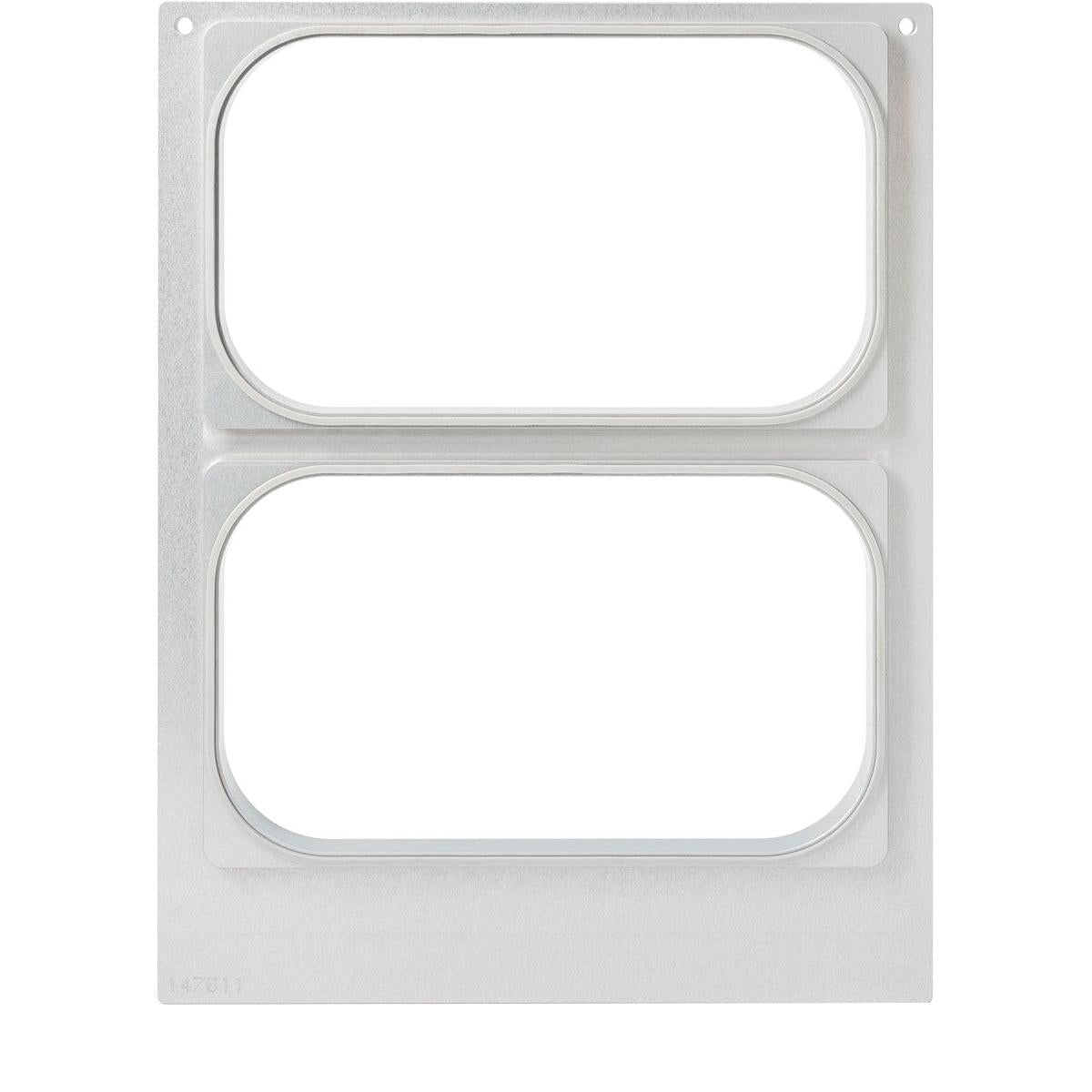 Caseta Duni GmbH DF15/25 pentru boluri PP 1/4 GN (265x161 mm, cu 2 utilizări) este o placă metalică cu două decupaje centrale dreptunghiulare, rotunjite și cu găuri mici la colțuri pentru fixare - ideală pentru depozitarea alimentelor în gastronomie. Ambalaj: 1 bucată.