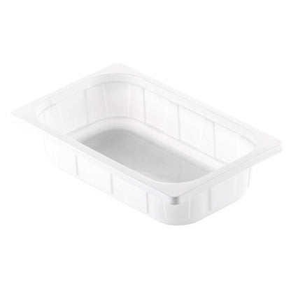 Duni GmbH PP Caserolă 1/4 GN Alb PP este un bol dreptunghiular alb cu laturi drepte, margine plată și caneluri verticale discrete pentru susținere, conceput pentru industria gastronomică ca un recipient stabil 1/4 GN.
