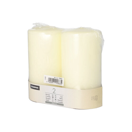 Setul de lumânări Starpak 2, Ø 80 mm, cu cap plat, este ambalat împreună în folie clară și etichetă albă pentru informații despre produs și cod de bare – eleganță atemporală pentru orice casă.