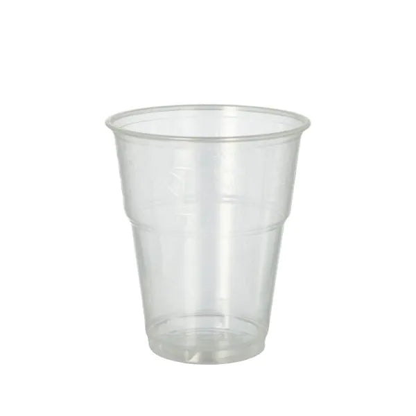 Paharul pentru băuturi reci PAPSTAR GmbH 70, PLA "pure" clar ca cristalul cu margine de spumă, este un pahar ecologic ideal pentru servirea băuturilor reci și este ilustrat aici gol pe un fundal alb simplu.