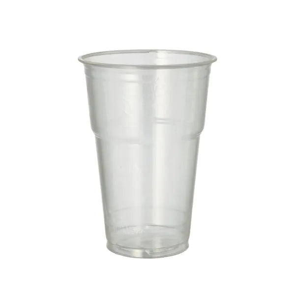 Paharul pentru băuturi reci PAPSTAR 70 din PLA "pure" de la PAPSTAR GmbH stă vertical, clar ca cristalul și prietenos cu mediul, pe un fundal alb - ideal pentru băuturi răcoritoare.