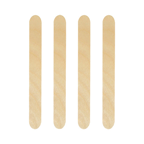 Patru PAPSTAR amestecătoare de băuturi din lemn (15 cm) pentru cocktailuri Caipirinha sunt aranjate vertical una lângă alta pe un fundal alb.