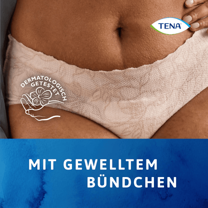 Un prim-plan arată pe cineva purtând TENA Silhouette Plus White Pantaloni pentru incontinență de la TENA – Essity Germany GmbH. Textul spune „Cu manșetă ondulată” și „Testat dermatologic”, cu logo-ul TENA Silhouette în colțul din dreapta sus.