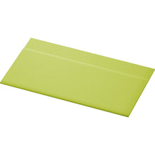 Un distribuitor Serv 33, Kiwi (6x750) dozator de băuturi al Duni GmbH este ilustrat pe un fundal alb. Pachetul dreptunghiular cu 750 de șervețele apare închis și ușor înclinat.