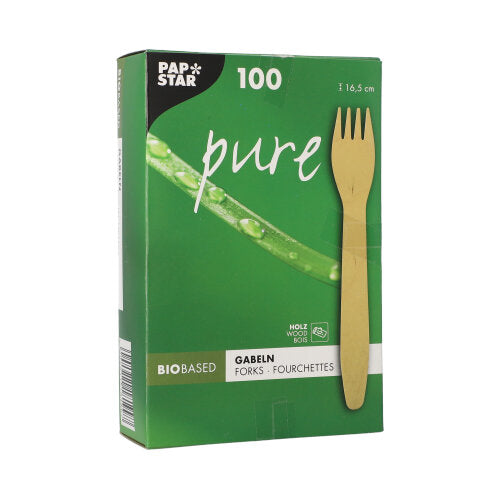 O cutie verde PAPSTAR cu inscripția "pure" conține 100 de furculițe din lemn ecologice și stabile (16,5 cm); marca PAPSTAR GmbH este situată în colțul stâng sus și o imagine a unei furculițe din lemn apare pe partea dreaptă a cutiei pliabile.