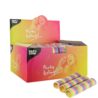 Un carton de afișaj colorat de la PAPSTAR GmbH cu inscripția „PAP STAR Sentimente de petrecere!” conține mai multe PAPSTAR 3 serpetine 4 m rulate. Pe partea din față sunt ilustrate trei serpetine, iar cutia arată oameni zâmbitori și decorațiuni de înaltă calitate.
