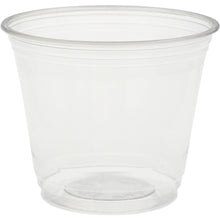 Der Glas Crystal Transparent von Duni GmbH ist ein klarer Kunststoffbecher mit ausgestelltem Rand und horizontalen Griffrillen, der leer auf einem schlichten weißen Hintergrund abgebildet ist. Sein raffiniertes Design verleiht ihm das Aussehen von eleganten Glaswaren und ist gleichzeitig langlebig.