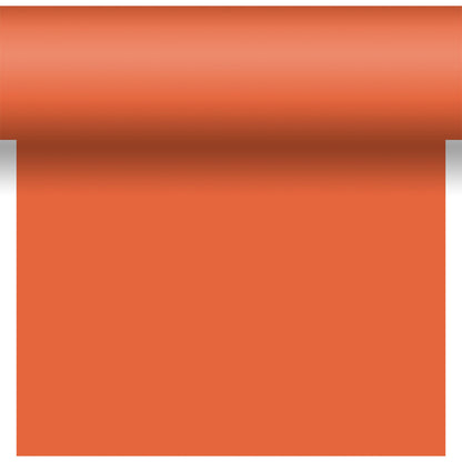 Dunicel-Tischläufer Tête-à-Tête 24 m x 0,4 m (20 secțiuni) de la Duni GmbH în portocaliu uni oferă o textură netedă - ideal pentru un decor de masă vibrant sau amenajări stilate Tête-à-Tête.