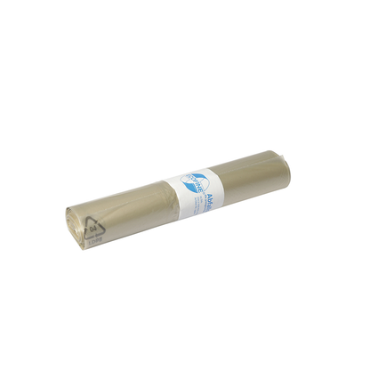 Este ilustrat un sul de saci de gunoi DEISS ECOFINE® 13900 din LDPE/LLDPE reciclat, 120 litri de la EMIL DEISS KG (GmbH + Co.), ambalat într-o etichetă albă cu text și grafică albastră, pe un fundal alb.