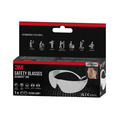 O cutie cu ochelari de protecție 3M™ SecureFit™ 200 de la 3M Deutschland GmbH cu lentile clare, o protecție UV de 99,9% și un ambalaj care arată o imagine a ochelarilor, precum și simboluri pentru utilizarea recomandată.