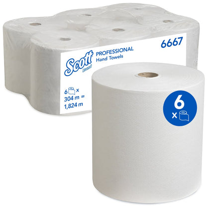 O rolă mare de prosoape Scott® (304,00 m x 19,80 cm) de la Kimberly-Clark GmbH stă în fața unui pachet de șase, etichetat cu „6 x 304 m = 1.824 m” și marcat cu numărul 6667.