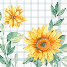 Zwei gelbe Sonnenblumen mit grünen Blättern sind auf einem weiß-hellgrau karierten Hintergrund abgebildet. Dieses Dekor im Aquarell-Stil macht die Duni GmbH Serv.33x33 3lg 1/4 Sonnenblume Servietten (Packung, 50 Stück) perfekt für jeden gedeckten Tisch.