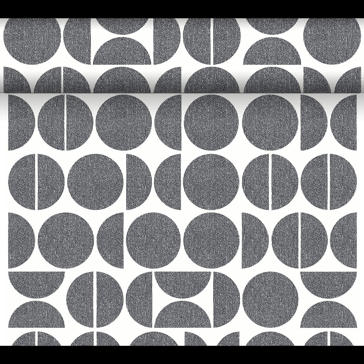 Dunicel-Tischläufer Tête-à-Tête (24 m x 0,4 m, 20 secțiuni) de la Duni GmbH prezintă modele geometrice alb-negru - cercuri complete, semicercuri și cercuri segmentate - ideal pentru un decor modern de masă Tête-à-Tête.