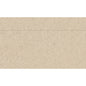 Die rechteckige beigefarbene Serviette der Duni GmbH aus recyceltem Material mit einer dünnen oberen Linie hat die Maße 33x32 cm. Die umweltfreundliche Packung enthält 750 Servietten; die Oberfläche ist leicht strukturiert und der Hintergrund ist einfarbig.