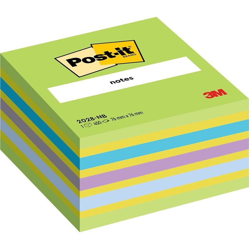 Un teanc de note Post-it® Notes cub, 76 mm x 76 mm, 450 foi/bloc al 3M Deutschland GmbH, cu foi alternante albastre, galbene, mov și verzi. Foaia superioară afișează eticheta de marcă Post-it galbenă cu logo-ul roșu 3M.
