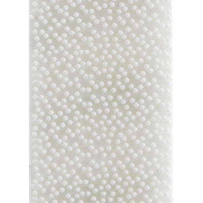3M Deutschland GmbH Benzi de montare pentru imagini Command™ L (6 seturi, 17206-6) prezintă un fundal alb cu un model regulat de mici proeminențe rotunde și o iluminare moale care creează umbre delicate pe fiecare proeminență.