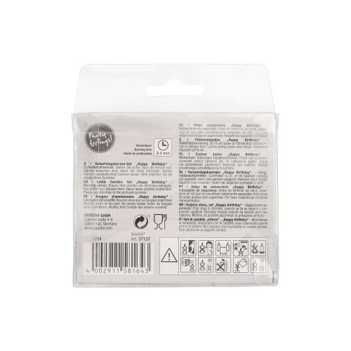 Rückansicht des PAPSTAR Buchstabenkerzen-Sets pastell 8 cm "Happy Birthday" (12er-Pack) der PAPSTAR GmbH, mit Text, Symbolen und Anleitung in mehreren Sprachen auf einer Klarsichtbox mit Barcode und Handhabungssymbolen am Boden.