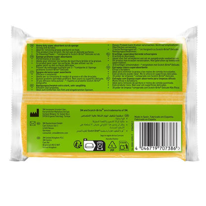 Un pachet de bureți de curățare Scotch-Brite® Classic galben și verde de la 3M Deutschland GmbH este prevăzut cu indicații multilingve, simboluri de reciclare, informații despre produs și un cod de bare pe partea dreaptă a ambalajului.