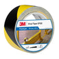 Bandă de marcare a pericolelor 3M™ 5702, galbenă/neagră, 50 mm x 33 m, 0,14 mm, ambalată individual | Pachet (1 rola)