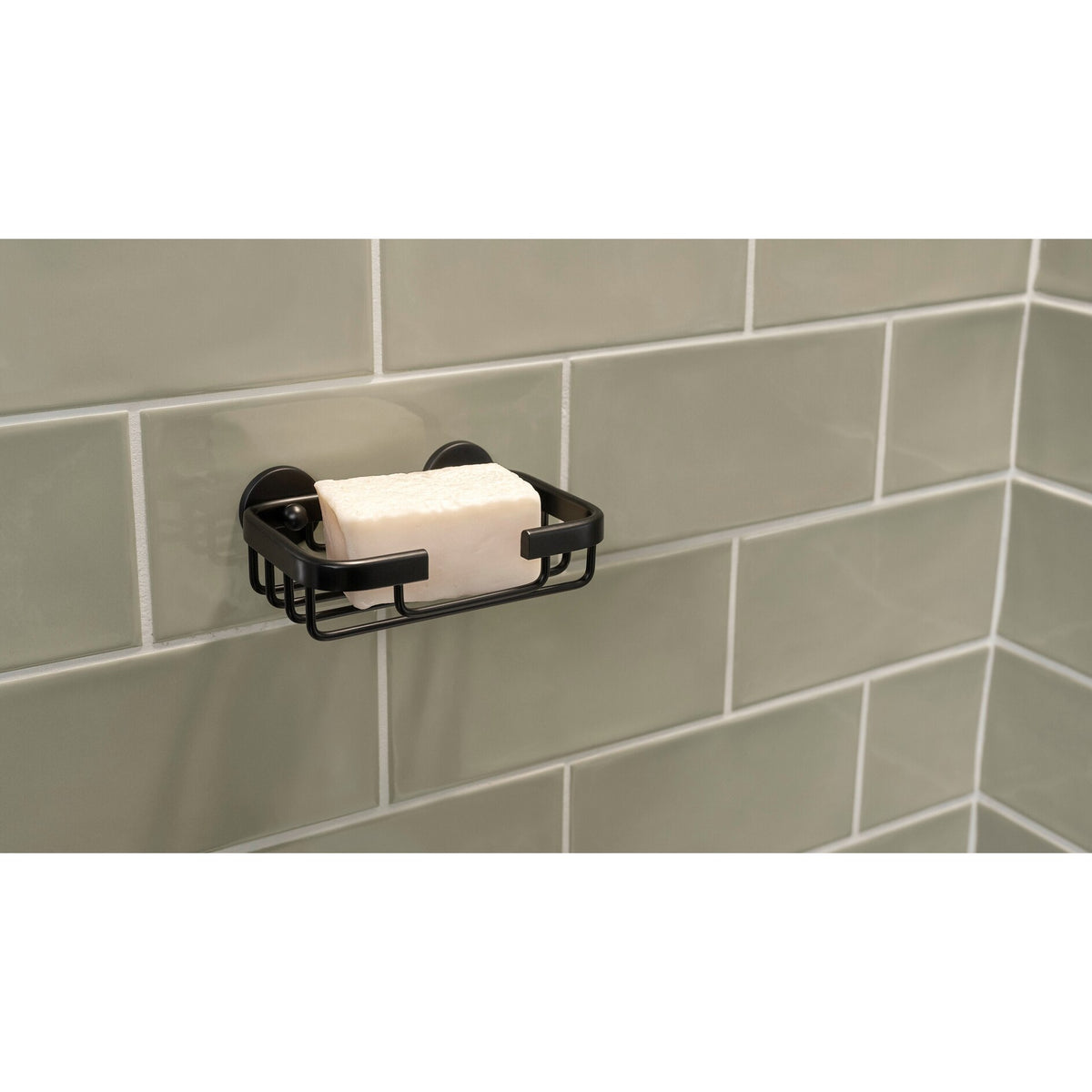 tesa ALUXX BLACK Seifenkorb, mattschwarz, für Dusche und Badewanne – Anwendung
