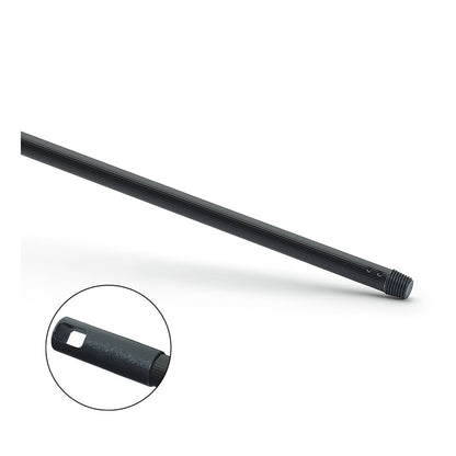 Der schwarze, gerippte Nölle Profi Brush Metallstiel kunststoffummantelt mit Gewinde von Nölle Profi Brush Bürsten- & Pinseltechnik e.K. verfügt über ein Gewinde und eine rechteckige Aussparung in der Nähe der Spitze, die mit einer Nahaufnahme von Details gezeigt wird.