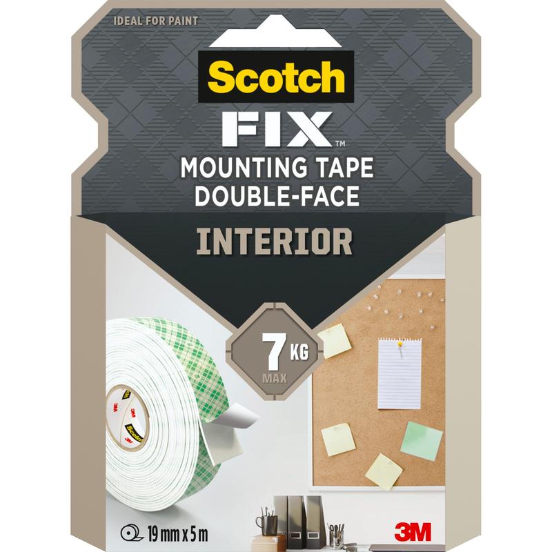 Este prezentat un ambalaj de bandă de montare interioară dublu adezivă Scotch-FIX™ de la 3M Deutschland GmbH cu o rolă de bandă adezivă, un panou de afișare cu hârtii și detalii precum greutatea maximă de 7 kg și dimensiunea de 19 mm x 5 m.
