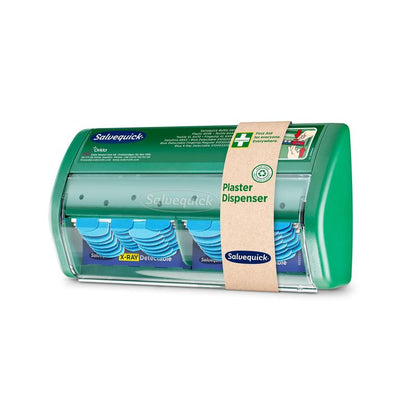 Distribuitorul de plasturi detectabili cu raze X Salvequick de la Orkla Wound Care AB este livrat într-o cutie de plastic transparentă cu 2x30 rezerve de plasturi detectabili și este ambalat într-o husă de carton cu inscripția "Distribuitor de plasturi".
