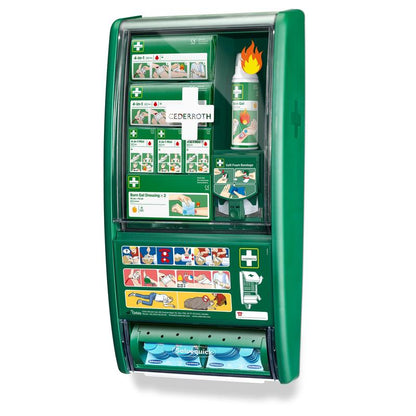 Stația de prim ajutor și arsuri Cederroth de la Orkla Wound Care AB este o stație de prim ajutor verde, montată pe perete, cu compartimente pentru gel pentru arsuri, bandaje, bandaje din spumă moale și o instrucțiune ilustrată pe față.