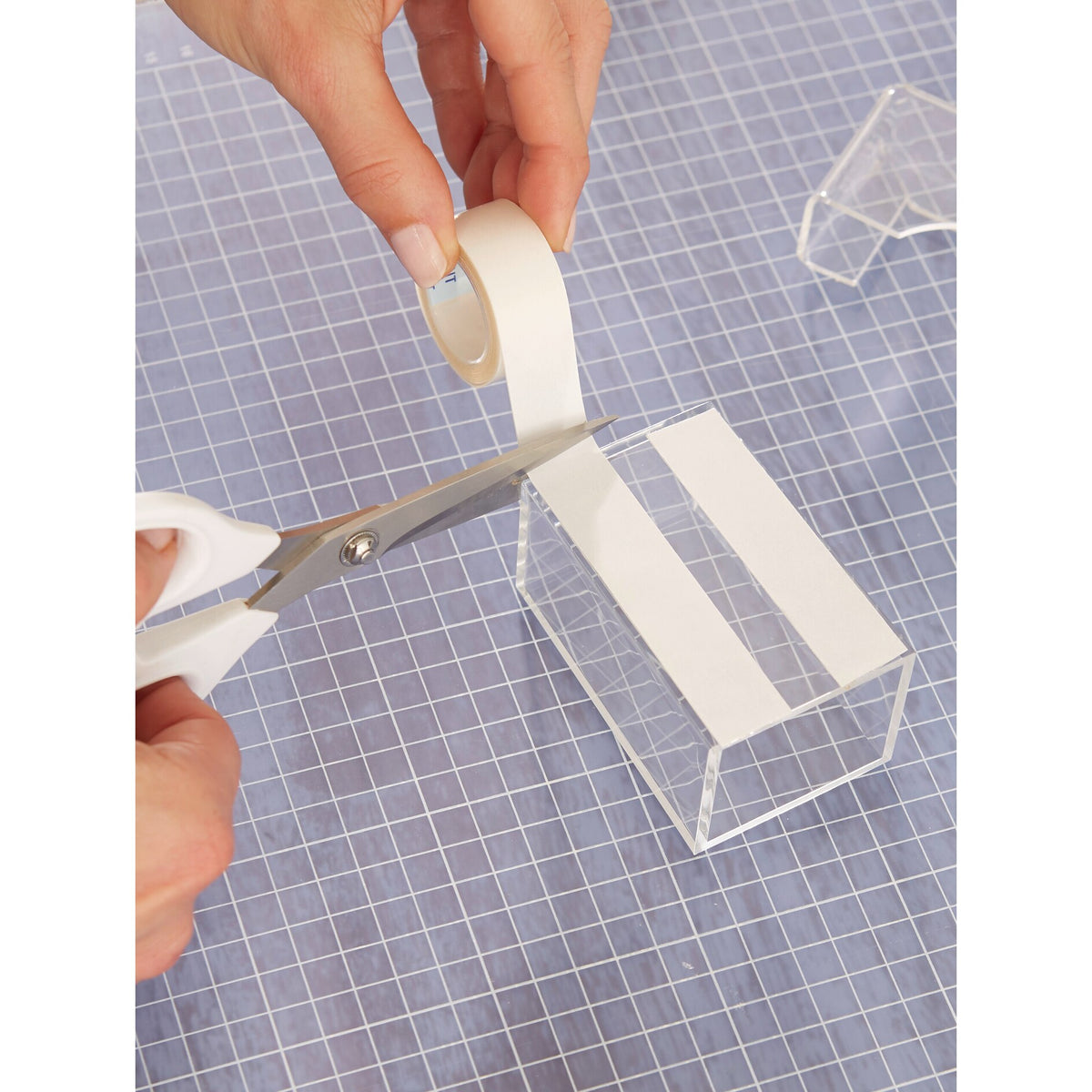 tesa Powerbond TRANSPARENT Montageband – Anwendung