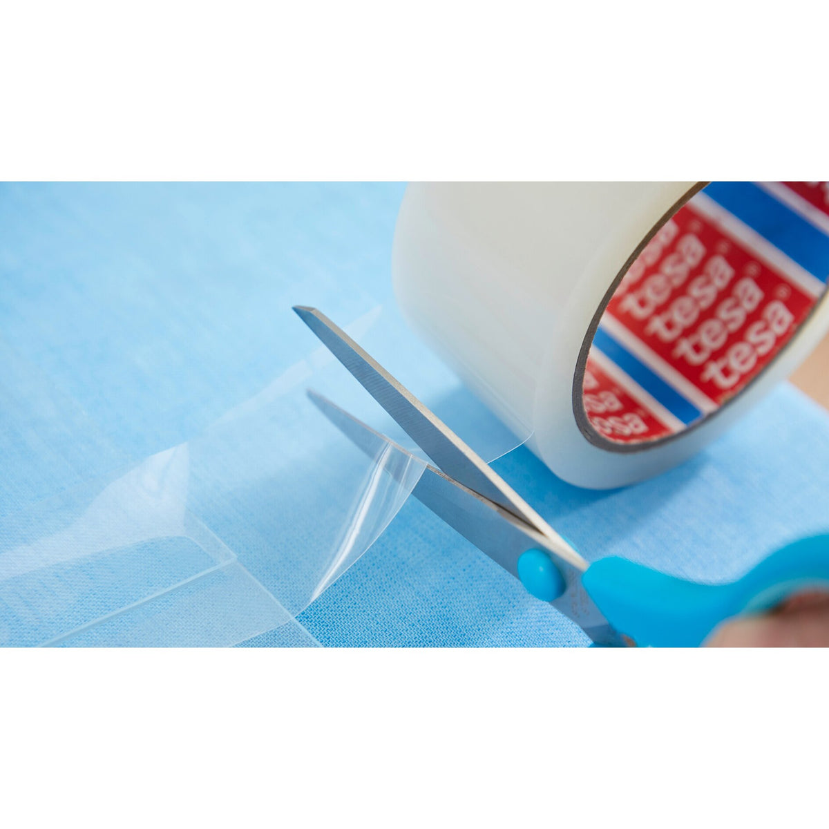 tesa extra Power Transparent Reparaturband, 10 m x 50 mm – Anwendung