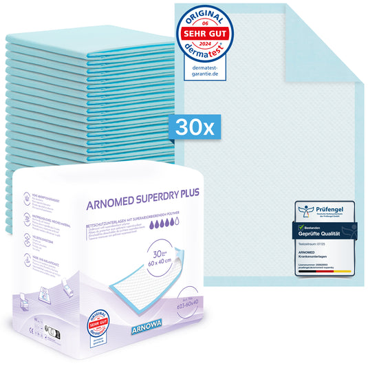 Un teanc de 30 de pături medicale ARNOMED SUPERDRY PLUS Extra absorbante albastre cu SAP de la ARNOWA GmbH este ilustrat lângă ambalaj cu sigilii vizibile de certificare și calitate; o pătură superabsorbantă este vizibilă în colțul din dreapta sus.