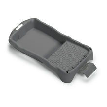 Die Nölle Profi-Pinsel Farbwanne 16 x 31 cm aus Regranulat bietet eine flache Farbfläche, ein erhabenes Gitter zum Entfernen überschüssiger Farbe, einen integrierten Griff und eine Tülle - ideal für Lackierbedarf. Marke: Nölle Profi Pinsel Bürsten- & Pinseltechnik e.K.