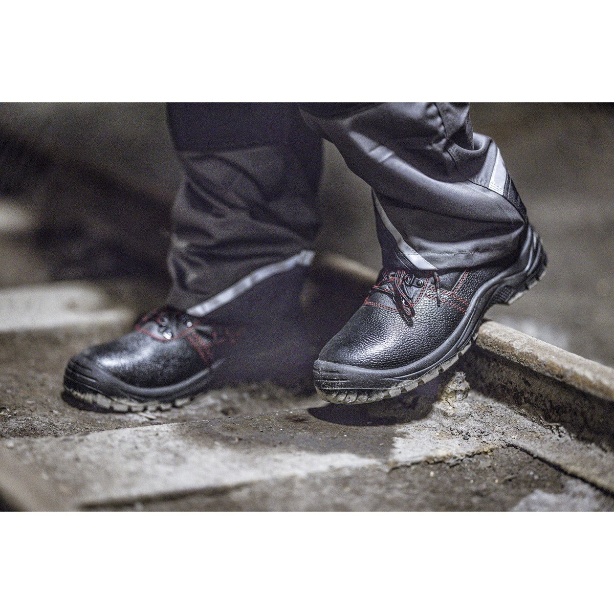 Ghete de siguranță NITRAS BASIC STEP MID, S3, înălțime mijlocie, negre