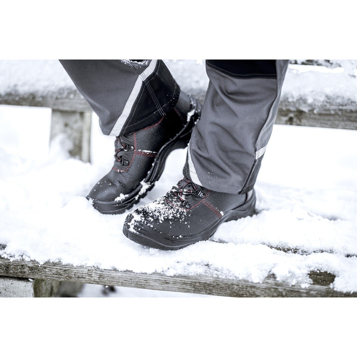 Ghete de iarnă de siguranță NITRAS BASIC STEP MID+ W, S3 CI, înălțime mijlocie, negre