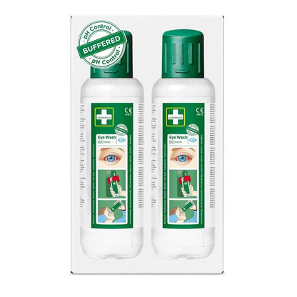 Cederroth Spălare pentru ochi 2 x 500 ml de la Orkla Wound Care AB: Două sticle albe cu capac verde și o etichetă pentru ochi cu inscripția pH Control Buffered. Perfect pentru o reacție rapidă în caz de accidente oculare. Pachetul conține 2 bucăți (pachet de 2).