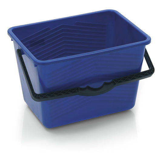 Găleata de vopsea Nölle Profi Brush de 14 litri, produsă de Nölle Profi Brush Bürsten- & Pinseltechnik e.K., este o găleată dreptunghiulară, de culoare albastră, cu mâner negru și caneluri laterale – ideală pentru lucrări de vopsire și renovare.