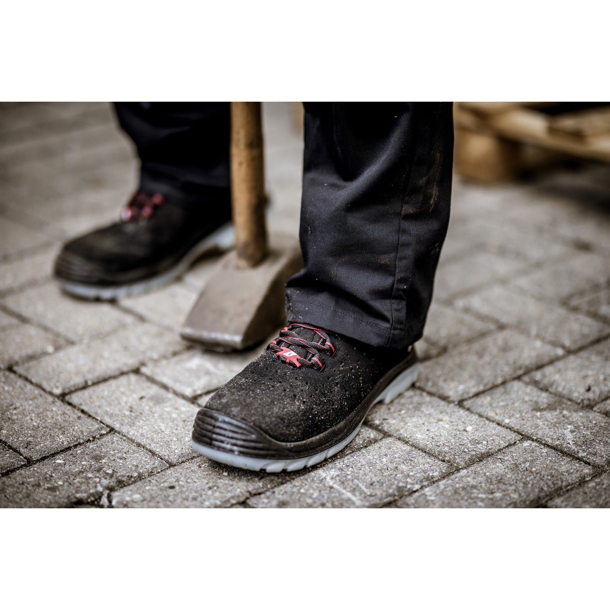 Ghete de siguranță NITRAS MICRO STEP MID, S1 P, înălțime mijlocie, negre